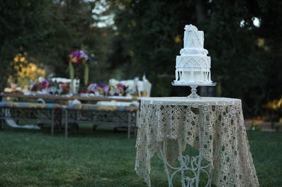 Macrame wedding cake for an intimate wedding